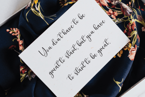 Outstanding Font - Featured Image